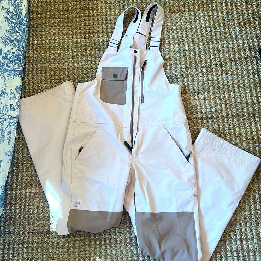 Stay Wild Air blaster Snow Bibs with matching Jacket